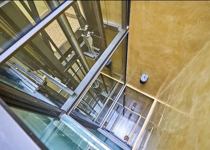 1 Plaza Mayor-prior 5-at By Victoria * Salamanca